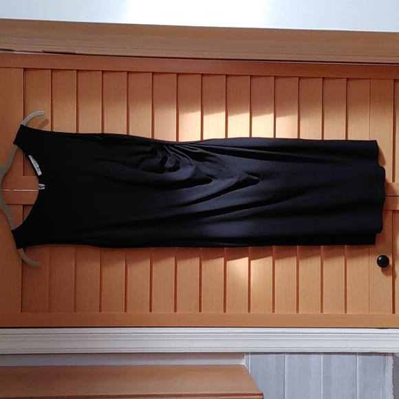 Kenneth Cole size 6 black dress with white zipper on back - Picture 1 of 4